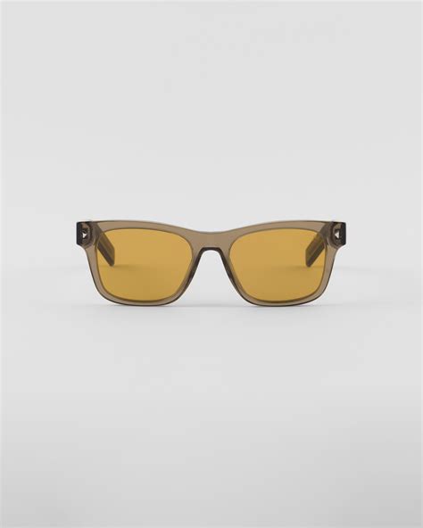 prada sonnenbrille metall|Sonnenbrille mit ikonischer Plakette aus Metall .